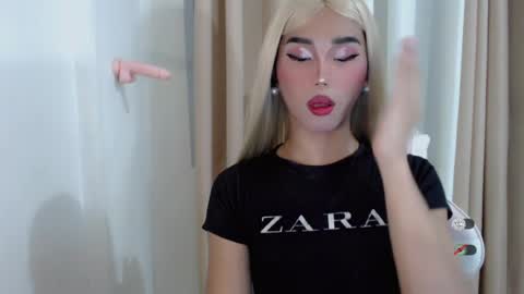 Snapshot of hot_khianna chatting on 28, 6, 2026 Khianna online show from 28, 6, 2026