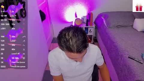 Snapshot of hot_latin_temptation chatting on 18, 7, 2026 Alejandro online show from 18, 7, 2026
