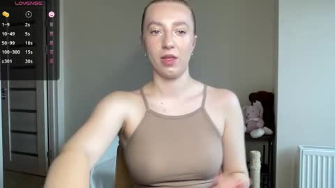 Snapshot of hot_lliinns chatting on 24, 10, 2025 Lina online show from 24, 10, 2025