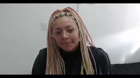 Snapshot of hot_mommymia chatting on 6, 1, 2025 Mia online show from 6, 1, 2025
