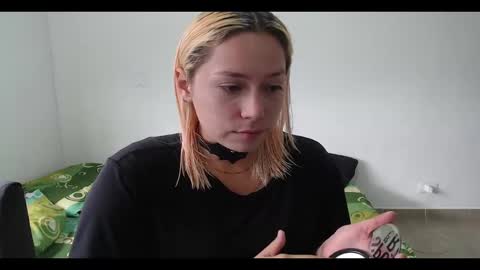 Snapshot of hot_mommymia chatting on 13, 2, 2025 Mia online show from 13, 2, 2025