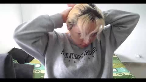 Snapshot of hot_mommymia chatting on 15, 2, 2025 Mia online show from 15, 2, 2025