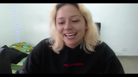 Snapshot of hot_mommymia chatting on 23, 2, 2025 Mia online show from 23, 2, 2025