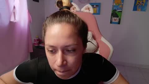 Snapshot of hot_mommymia chatting on 7, 2, 2026 Mia online show from 7, 2, 2026