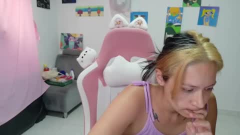 Snapshot of hot_mommymia chatting on 11, 2, 2026 Mia online show from 11, 2, 2026