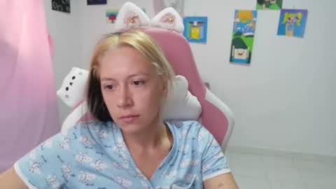 Snapshot of hot_mommymia chatting on 12, 2, 2026 Mia online show from 12, 2, 2026