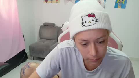 Snapshot of hot_mommymia chatting on 18, 2, 2026 Mia online show from 18, 2, 2026