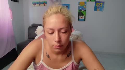 Snapshot of hot_mommymia chatting on 2, 3, 2026 Mia online show from 2, 3, 2026