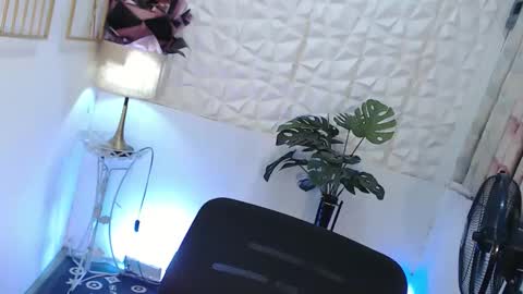 Snapshot of hot_petit69 chatting on 14, 11, 2025 hot_petit69 online show from 14, 11, 2025