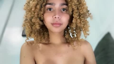 Snapshot of hot_princess143 chatting on 16, 3, 2026 Ninna online show from 16, 3, 2026