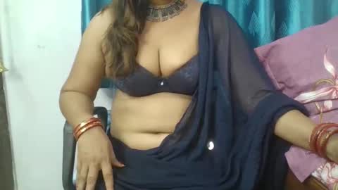 Snapshot of hot_queenn chatting on 6, 4, 2026 kinjal online show from 6, 4, 2026