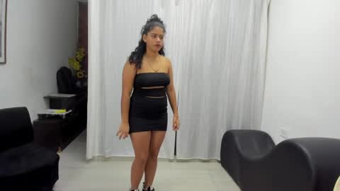 Vanesa Oliver and Andrew online show from 8, 4, 2026