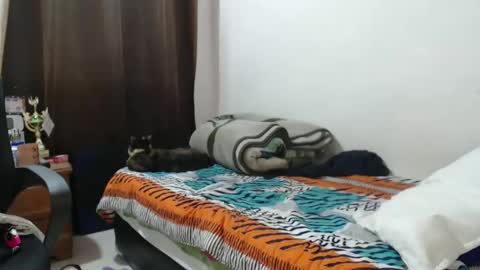 Hot and PowerHOPE U MISS ME online show from 28, 12, 2024