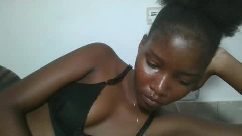 Snapshot of hotbabbee chatting on 17, 6, 2026 love online show from 17, 6, 2026