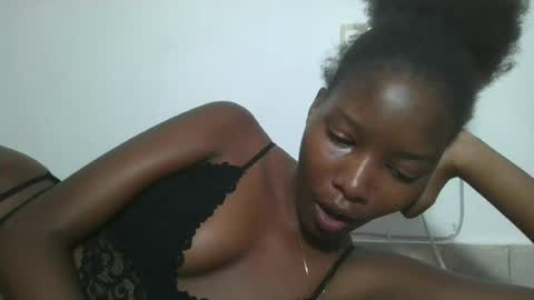 Snapshot of hotbabbee chatting on 25, 6, 2026 love online show from 25, 6, 2026