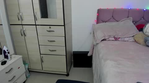 Snapshot of hotbbcwife chatting on 23, 1, 2025 lesly and ander online show from 23, 1, 2025