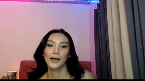 Snapshot of hotbunny_12 chatting on 7, 12, 2024 Kylie online show from 7, 12, 2024