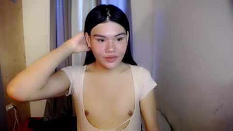 Snapshot of hotbunnyrainx chatting on 6, 4, 2026 rain online show from 6, 4, 2026
