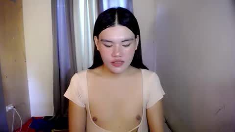 Snapshot of hotbunnyrainx chatting on 7, 4, 2026 rain online show from 7, 4, 2026