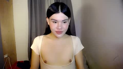 Snapshot of hotbunnyrainx chatting on 8, 4, 2026 rain online show from 8, 4, 2026
