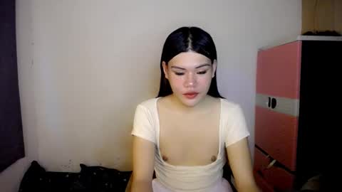 Snapshot of hotbunnyrainx chatting on 8, 6, 2026 rain online show from 8, 6, 2026