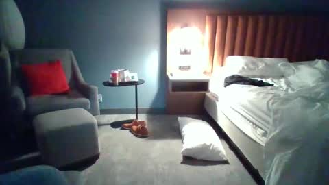 hotdog1124 online show from 4, 12, 2025