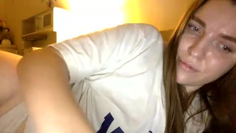 Snapshot of hoteffy chatting on 19, 1, 2025 effy online show from 19, 1, 2025