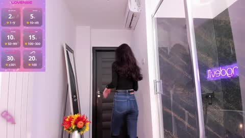 hotfallingdevil online show from 10, 11, 2025