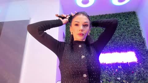 hotfallingdevil online show from 19, 1, 2026