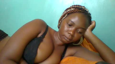 Snapshot of hotgodees chatting on 2, 4, 2026 Queen online show from 2, 4, 2026