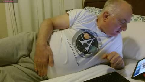 Hot Happy Ray online show from 18, 4, 2026