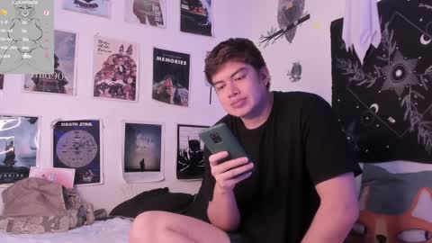 Snapshot of hothoneychile chatting on 26, 1, 2025 Sam and Nico online show from 26, 1, 2025