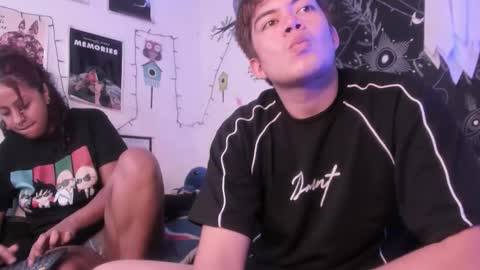 Snapshot of hothoneychile chatting on 26, 10, 2025 Sam and Nico online show from 26, 10, 2025