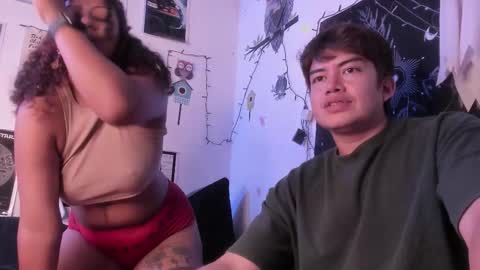 Snapshot of hothoneychile chatting on 8, 11, 2025 Sam and Nico online show from 8, 11, 2025