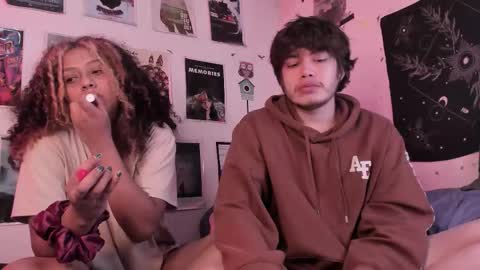 Snapshot of hothoneychile chatting on 3, 2, 2026 Sam and Nico online show from 3, 2, 2026