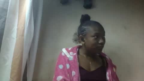 Snapshot of hotiesveronique chatting on 16, 9, 2025 veronique online show from 16, 9, 2025