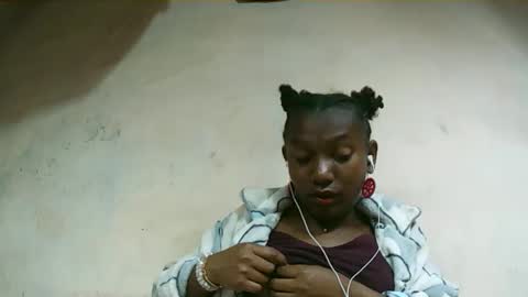 Snapshot of hotiesveronique chatting on 26, 9, 2025 veronique online show from 26, 9, 2025