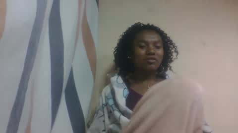 Snapshot of hotiesveronique chatting on 13, 10, 2025 veronique online show from 13, 10, 2025
