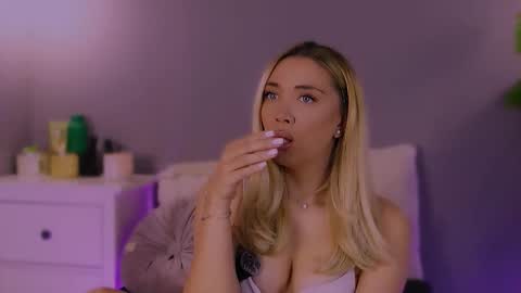 Snapshot of hotjessxx chatting on 3, 12, 2025 Maria online show from 3, 12, 2025