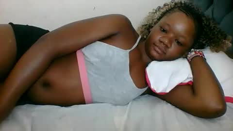 Snapshot of hotjeylee chatting on 31, 5, 2026 LOYCE online show from 31, 5, 2026