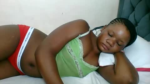 Snapshot of hotjeylee chatting on 28, 6, 2026 LOYCE online show from 28, 6, 2026