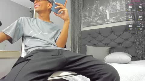 Hotkoljei online show from 29, 1, 2025