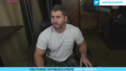 Snapshot of hotmuscles6t9 chatting on 22, 6, 2026 hotmuscles6t9 online show from 22, 6, 2026