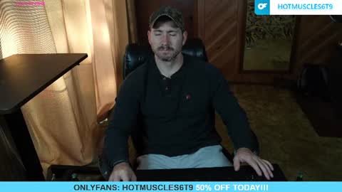 Snapshot of hotmuscles6t9 chatting on 5, 7, 2026 hotmuscles6t9 online show from 5, 7, 2026