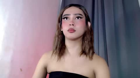 Snapshot of hotnaughty_beatrice chatting on 1, 11, 2025 HOT BEATRICE online show from 1, 11, 2025