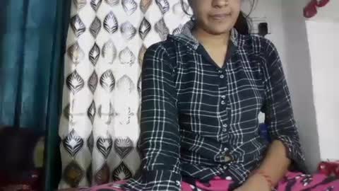 Snapshot of hotnsweetindian chatting on 8, 12, 2024 lola online show from 8, 12, 2024