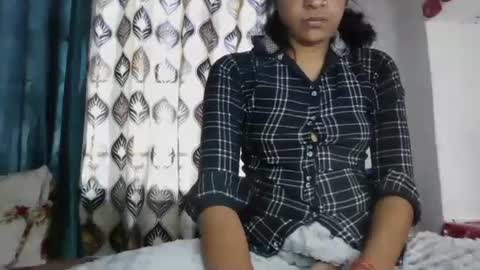 Snapshot of hotnsweetindian chatting on 11, 12, 2024 lola online show from 11, 12, 2024