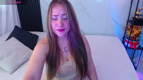 Snapshot of hotpawgmilf chatting on 14, 10, 2025 Sussy Bloom  online show from 14, 10, 2025