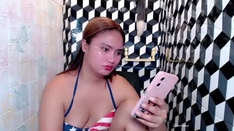 Snapshot of hotscarletcumxx chatting on 11, 6, 2026 veronica online show from 11, 6, 2026