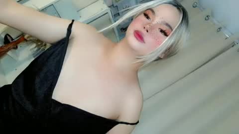 Snapshot of hotsiren101 chatting on 17, 6, 2026 hotsiren101 online show from 17, 6, 2026